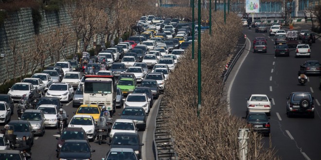 ترافیک 660x330 - ترافیک سنگین در محور رشت-قزوین/سایر محورهای استان گیلان ترافیک نیمه‌ سنگین است