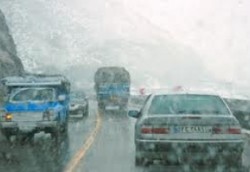 برف و باران در جاده های ۱۳ استان کشور/ ورود به جاده چالوس ممنوع است