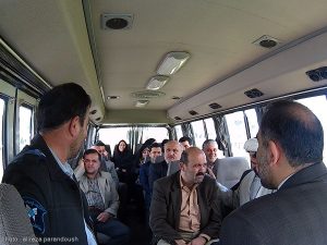 دیدار با خانواده شهدا 1 300x225 - دیدار جمعی از مسئولان دانشگاه آزاد لاهیجان با خانواده های معظم شهدا + تصاویر
