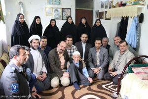 دیدار با خانواده شهدا 300x200 - دیدار جمعی از مسئولان دانشگاه آزاد لاهیجان با خانواده های معظم شهدا + تصاویر