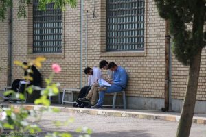 امتحانات دانشگاه آزاد لاهیجان 6 - حال و هوای فصل امتحانات دانشگاه آزاد لاهیجان به روایت تصویر -