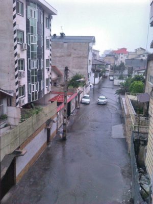 باران در لاهیجان 1 - بارش باران و آب گرفتگی خیابان‌ها در لاهیجان + عکس و فیلم - آب گرفتگی معابر