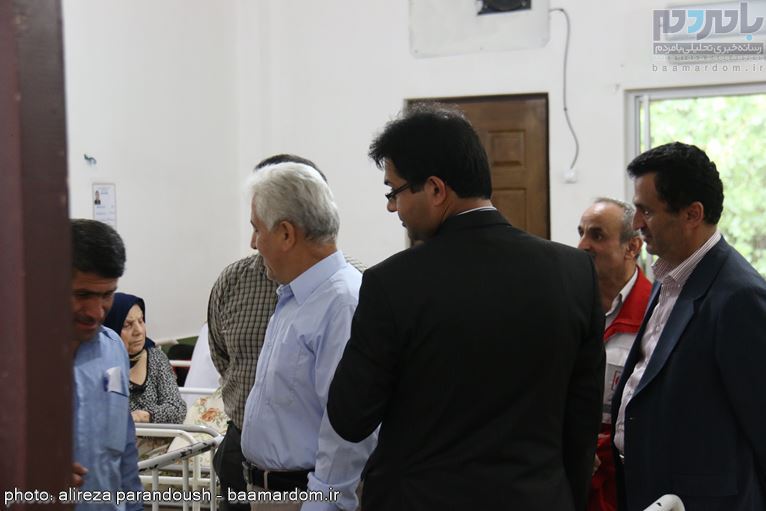 بازدید از آسایشگاه سالمندان لاهیجان 3 - پاسخ جمعی از دانشجویان و مسئولان به نگاه منتظر ساکنان آسایشگاه سالمندان لاهیجان + تصاویر