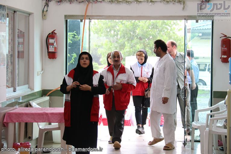 بازدید از آسایشگاه سالمندان لاهیجان 5 - پاسخ جمعی از دانشجویان و مسئولان به نگاه منتظر ساکنان آسایشگاه سالمندان لاهیجان + تصاویر