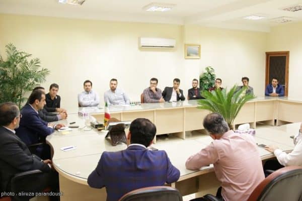 فرماندار لاهیجان در دیدار با اعضای حزب ندای ایرانیان 22 - اهل سیاسی‌کاری نیستیم/ برای اینکه فرماندار لاهیجان شوم هیچ حرکت غیر طبیعی انجام ندادم / مدیری که تفکرات دولت را قبول نداشته باشد خیانت کار است - احمدی فرماندار لاهیجان