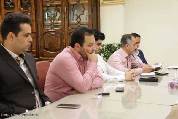 فرماندار لاهیجان در دیدار با اعضای حزب ندای ایرانیان 3 - اهل سیاسی‌کاری نیستیم/ برای اینکه فرماندار لاهیجان شوم هیچ حرکت غیر طبیعی انجام ندادم / مدیری که تفکرات دولت را قبول نداشته باشد خیانت کار است - احمدی فرماندار لاهیجان