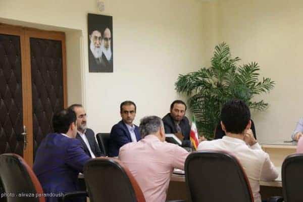 فرماندار لاهیجان در دیدار با اعضای حزب ندای ایرانیان 7 - اهل سیاسی‌کاری نیستیم/ برای اینکه فرماندار لاهیجان شوم هیچ حرکت غیر طبیعی انجام ندادم / مدیری که تفکرات دولت را قبول نداشته باشد خیانت کار است - احمدی فرماندار لاهیجان