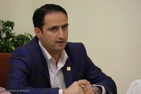 فرماندار لاهیجان در دیدار با اعضای حزب ندای ایرانیان 9 - اهل سیاسی‌کاری نیستیم/ برای اینکه فرماندار لاهیجان شوم هیچ حرکت غیر طبیعی انجام ندادم / مدیری که تفکرات دولت را قبول نداشته باشد خیانت کار است - احمدی فرماندار لاهیجان