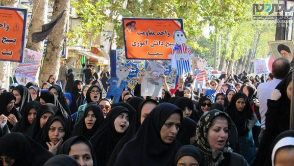 ۱۳ آبان در شهرستان لاهیجان 6 - راهپیمایی یوم الله ۱۳ آبان در شهرستان لاهیجان - 13 آبان