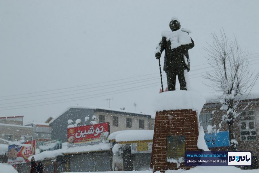 برف 14 بهمن لاهیجان 31 - از شادی شهروندان در یک روز برفی تا سقوط درختان و قطع کابل های برق و مردان پشت صحنه - baamardom
