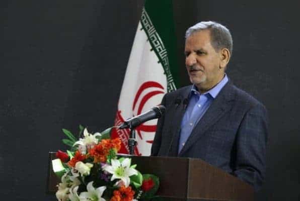 اسحاق جهانگیری - درآمد کشور در تحریم در ۹ ماه گذشته ۷۰ میلیارد دلار بوده،تا پایان سال به ۱۰۰ میلیارد دلار می‌رسد -