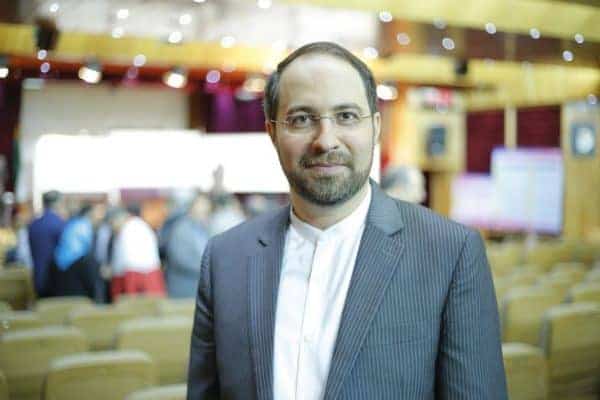 سید سلمان سامانی - فرماندارانی که در محل خدمت خود سکونت نداشته باشند، برکنار می‌شوند - با مردم