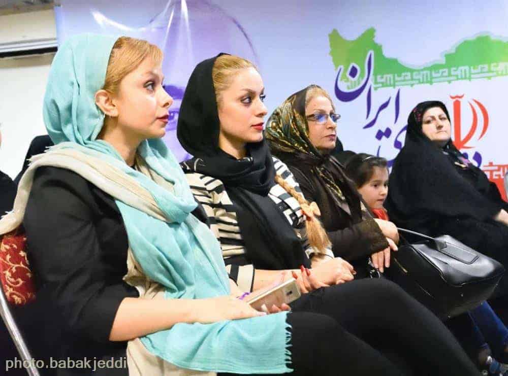 گزارش تصویری گردهمایی پرشور هنرمندان گیلانی حامی روحانی در ستاد اعتدالگرایان 45 گردهمایی پرشور هنرمندان گیلانی حامی روحانی در ستاد اعتدالگرایان 10 - گزارش تصویری گردهمایی پرشور هنرمندان گیلانی حامی روحانی در ستاد اعتدالگرایان -