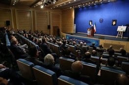 در ابتدای دولت همه وزرا قول می دهند اما بعد از مدتی بهانه و دلیل می آورند | خداوند،پیامبر را وکیل مردم نمی داند،اما برخی،مردم را مجری فرمان خود می دانند