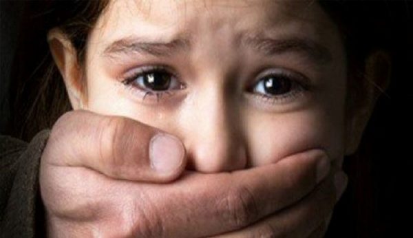 تجاوز به کودک12 600x346 - آزار جنسی گروهی دانش‌آموزان، در مدرسه‌ای در غرب تهران / متهم اقرار کرد