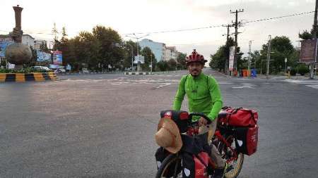 آغاز رکاب‌زنی دوچرخه سوار ایرانی به سه کشور از مرز آستارا