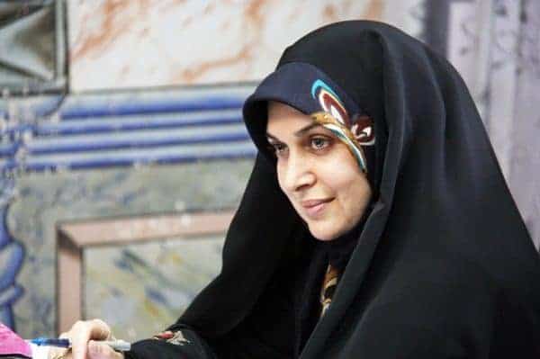 فاطمه شیرزاد - حضور نمایشی نماینده بانوان شهر رشت در پارلمان شهری! / شیرزاد؛ چه حمایتی از فعالیتهای حوزه بانوان تا امروز انجام داده است!؟ - بانوان