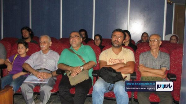جلسه کانون عکس لاهیجان 8 - صد و دوازدهمين جلسه کانون عکس لاهیجان برگزار شد | گزارش تصویری - جلسه کانون عکس لاهیجان