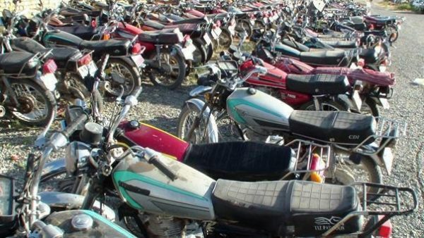 موتور توقیفی - توقيف بيش از 10 هزار خودرو و موتور سيكلت متخلف در رشت - توقيف