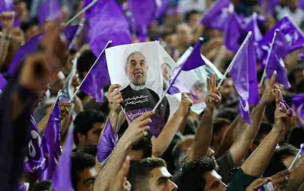 روحانی 1 - روزهای آینده شاید زمانی باشد که دکتر سالاری می تواند گامی بزرگ برای به دست آوردن اطمینان نسل جوان بردارد - روحانی