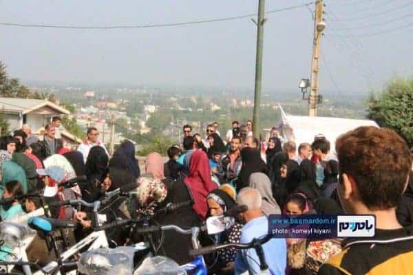 همایش پیاده‎روی خانوادگی در لاهیجان 28 - همایش پیاده‎روی خانوادگی در لاهیجان برگزار شد + تصاویر - پیاده روی