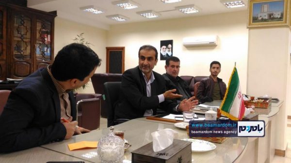 دیدار جمعی از جوانان و فعالین سیاسی با فرماندار لاهیجان 13 - دیدار مسئولین ستاد جوانان دکتر روحانی با فرماندار لاهیجان | گزارش تصویری - جوانان