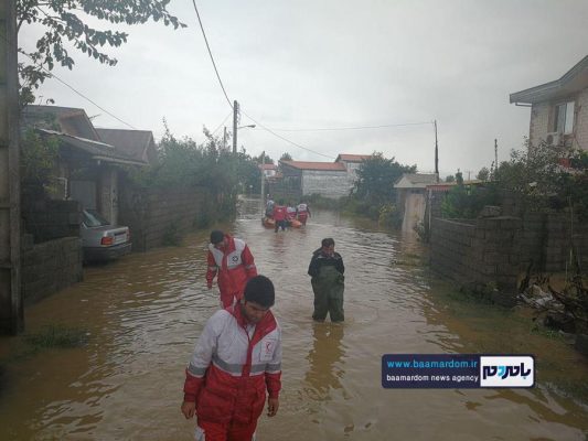 رسیدگی به امور سیل‌زدگان رودسر از ابتدای شروع حادثه 6 - نجات ۷۰خانوار محاصره شده در آب | رسیدگی به امور سیل‌زدگان رودسر از ابتدای شروع حادثه + تصاویر - باران