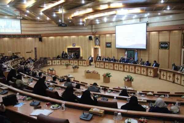 3 - ازخم شدن تا به کمر برای استاندار سابق تا تملق و مجیزه گویی برای سخنگوی گیلانی دولت -