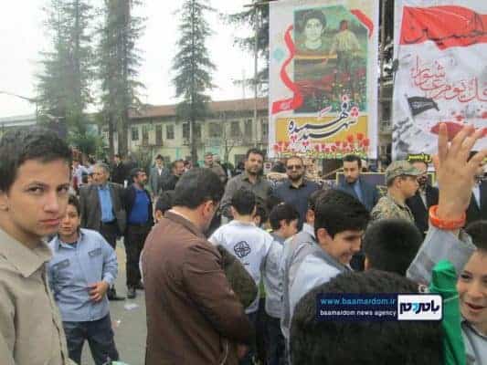 راهپیمایی با شکوه ۱۳ آبان در رودسر 1 - راهپیمایی با شکوه ۱۳ آبان در رودسر برگزار شد + تصاویر - 13 آبان