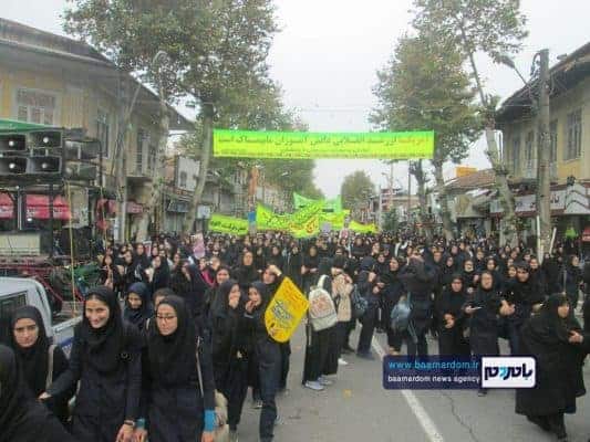 راهپیمایی با شکوه ۱۳ آبان در رودسر 27 - راهپیمایی با شکوه ۱۳ آبان در رودسر برگزار شد + تصاویر - 13 آبان