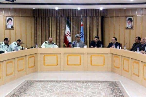 نشست استاندار با فرماندهان نیروی انتظامی 3 747x498 - نیروی انتظامی را نماد و نشان اقتدار است | امنیت و آرامش جدی ترین نیاز ها است -