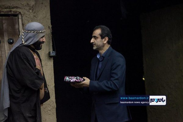 نمایش «یک جرعه آب» 4 - فرماندار لاهیجان به تماشای نمایش «یک جرعه آب»نشست + جزئیات و تصاویر - تماشای نمایش