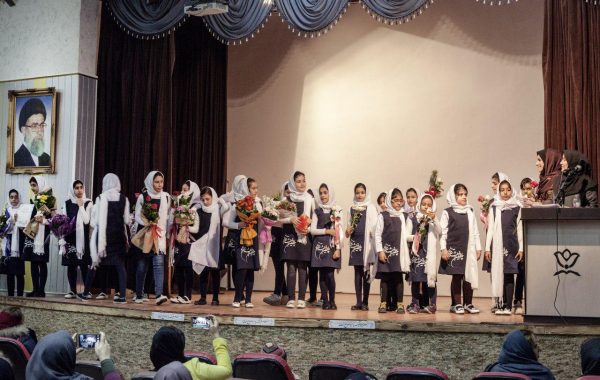 photo ۲۰۱۷ ۱۲ ۲۷ ۱۲ ۱۰ ۱۵ - دومین ویژه برنامه شعر وادب نوجوان باعنوان «پاییز با حافظ» در لاهیجان برگزار شد -