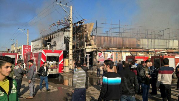 آتش‌سوزی شدیددر فروشگاه هپی لند واقع در جاده انزلی رشت 5 - آتش‌سوزی شدیددر فروشگاه هپی لند واقع در جاده انزلی - رشت - آتش