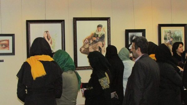 برپایی نمایشگاه گروهی نقاشی «مه فام» در لاهیجان 4 - برپایی نمایشگاه گروهی نقاشی «مه فام» در لاهیجان - ارشاد