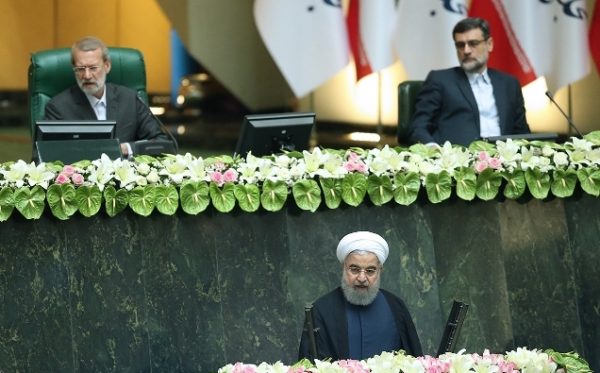 روحانی در مجلس - در دولت‌های گذشته رفتند بیابان‌ها را تبدیل به مسکن کنند | بودجه امسال تبلور وعده‌های انتخاباتی است -