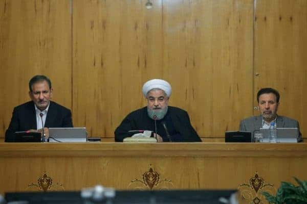 151473069834306400 747x498 - مردم علاوه حل مشکلات اقتصادی خواهان شفافیت و ریشه کنی فساد هستند | نقد با خشونت و تخریب اموال عمومی متفاوت است -