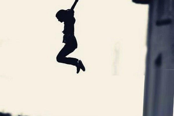 خودکشی یک دختر جوان در رضوانشهر - خودکشی دانشجوی دانشگاه شیراز از طبقه ۱۳ خوابگاه | ورود دادستانی و نیروی انتظامی - خودکشی