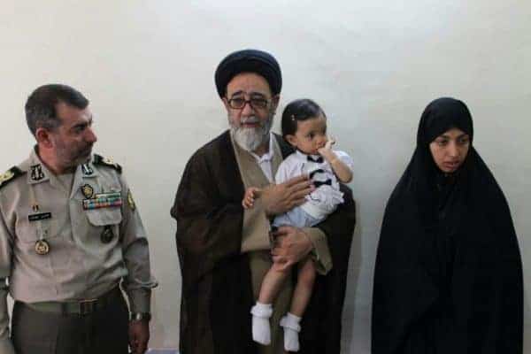 سید محمدعلی آل‌هاشم - از حضور در استادیوم و سوار شدن اتوبوس تا جداکرده نرده های نماز جمعه - امام جمعه