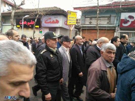 حضور پرسنل نیروی انتظامی لاهیجان از ساعات اولیه یوم الله ۲۲ بهمن 5 - حضور پرسنل نیروی انتظامی لاهیجان از ساعات اولیه یوم الله ۲۲ بهمن + تصاویر - با مردم