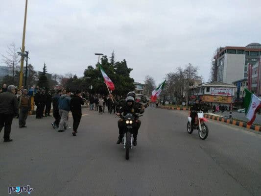 حضور پرسنل نیروی انتظامی لاهیجان از ساعات اولیه یوم الله ۲۲ بهمن 6 - حضور پرسنل نیروی انتظامی لاهیجان از ساعات اولیه یوم الله ۲۲ بهمن + تصاویر - با مردم