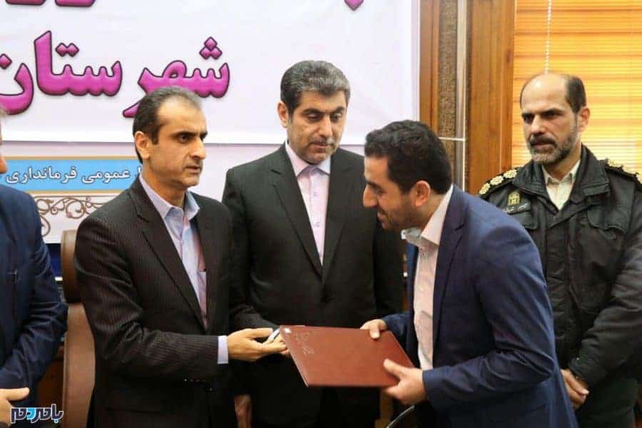 اعطای احکام معاون عمرانی فرمانداری و بخشدار جدید و جوان مرکزی رشت+تصاویر