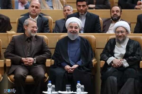 سران قوا روحانی لاریجانی ها 747x498 - پاسخ به شایعات مربوط به عدم حضور سران سه قوه در جلسات اخیر مجمع تشخیص به دلیل حضور احمدی نژاد -