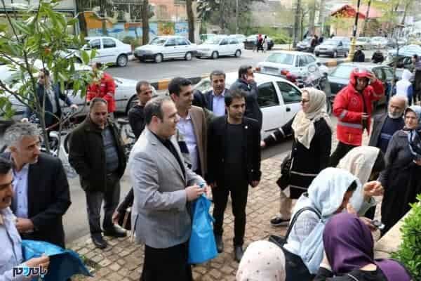 اقدامات جالب توجه و نمادین شهردار لاهیجان در روز طبیعت 4 - از تردد با دوچرخه تا توزیع کیسه‌های پلاستیکی و اهدای هدایای فرهنگی + تصاویر - دوچرخه