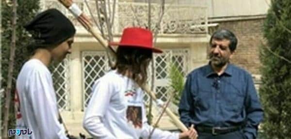عکس های ضرغامی با جوانان منشوری - پشت پرده عکس‌های ضرغامی با جوانان منشوری + عکس - اعتماد