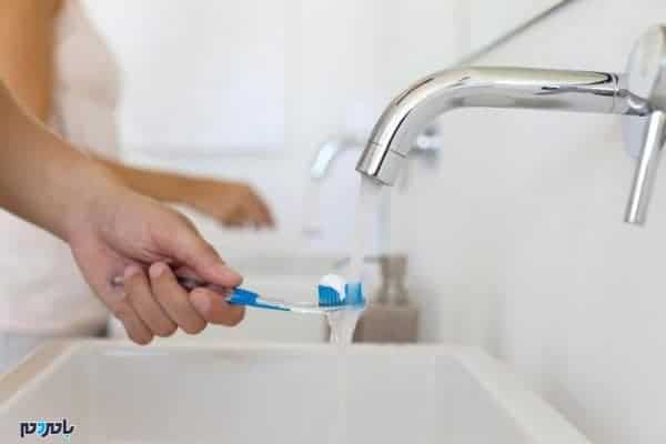 مسواک - آیا باید مسواک را قبل از استفاده، خیس کرد؟ - خمیر