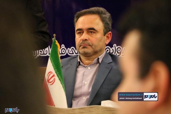 نخستین جلسه شورای اداری شهرستان لاهیجان 6 - انتخاب فرماندار لاهیجان به عنوان سفیر فرهنگ ترافیک - امیر جانبازی