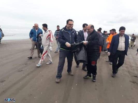 پاکسازی ساحل چاف و چمخاله 7 - از پاکسازی ساحل توسط اعضای شورای اسلامی و نیروهای شهرداری تا اهدای گل گلایل به مسافرین! + تصاویر - بامردم