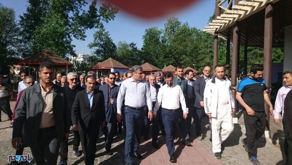 ادای احترام وزیر ارتباطات و فناوری اطلاعات به مقام شامخ شهدائ رشت 2 - ادای احترام وزیر ارتباطات و فناوری اطلاعات به مقام شامخ شهدائ رشت + تصاویر - دکتر محمدجواد آذری جهرمی