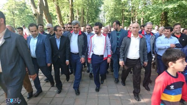 ادای احترام وزیر ارتباطات و فناوری اطلاعات به مقام شامخ شهدائ رشت 3 - ادای احترام وزیر ارتباطات و فناوری اطلاعات به مقام شامخ شهدائ رشت + تصاویر - دکتر محمدجواد آذری جهرمی